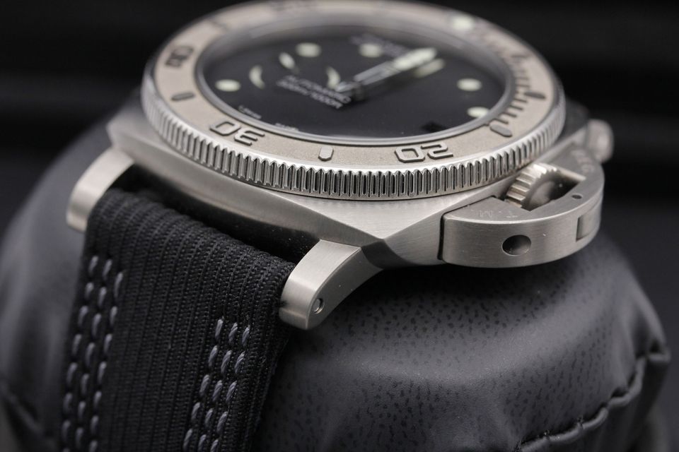 Panerai Submersible PAM00984 Image 2